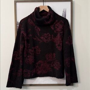 🖤 White House Black Market Sweater